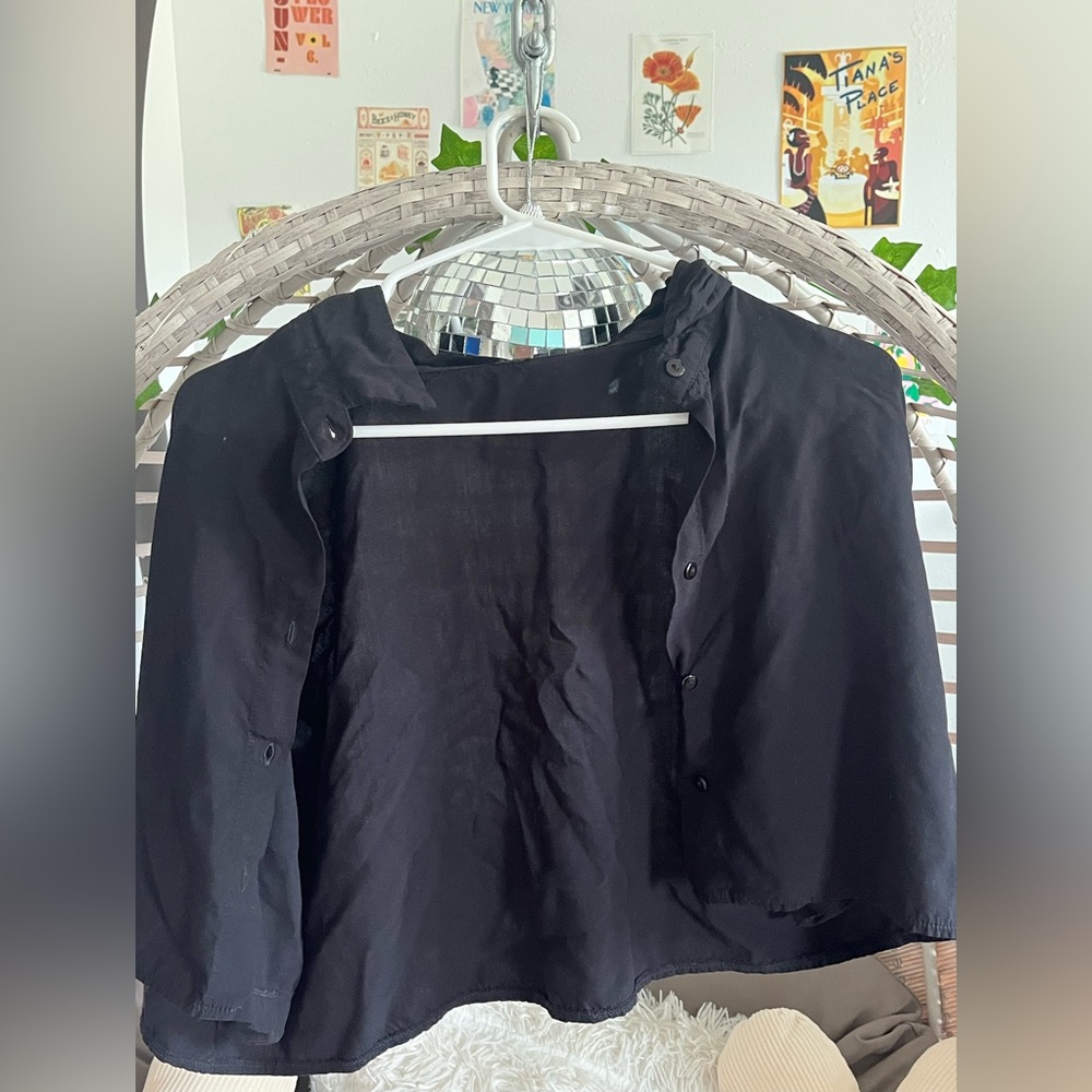black cropped collared button down